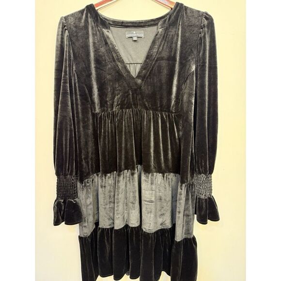 Pomander Place Dresses & Skirts - Pomander Place Tuckernuck Velvet Tiered Dress 3x  Black Date Night Holiday Party